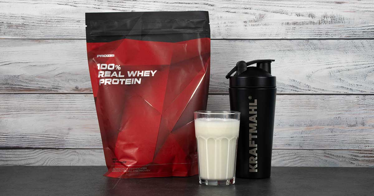 Bild zeigt Prozis 100% Reaal Whey und Kraftmahl Shaker, als Nachweis dass wir es getestet haben