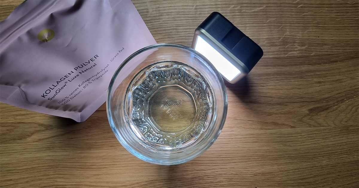 Löslichkeit von Sunday Natural SunGlow Luxe Kollagen im Lichttest