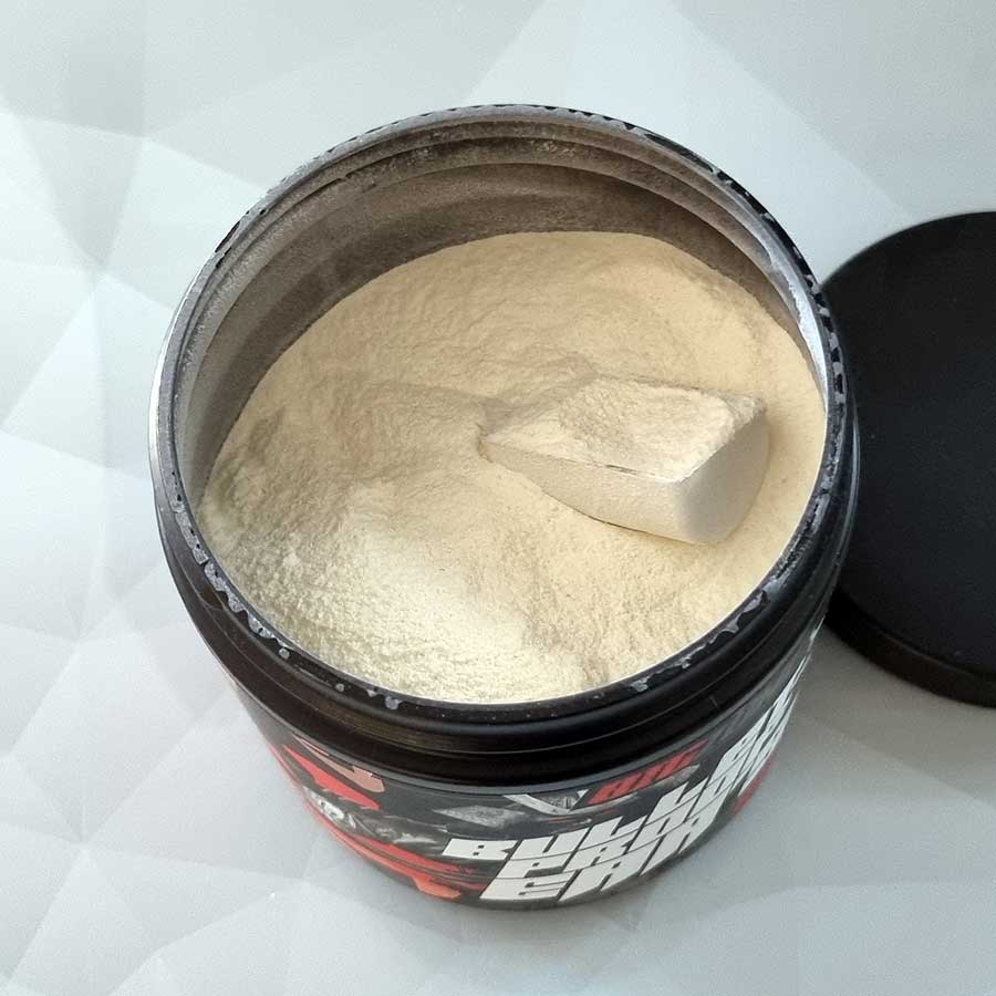 Bild zeigt frisch geöffenete Dose Bulletproof EAA's von Big Zone