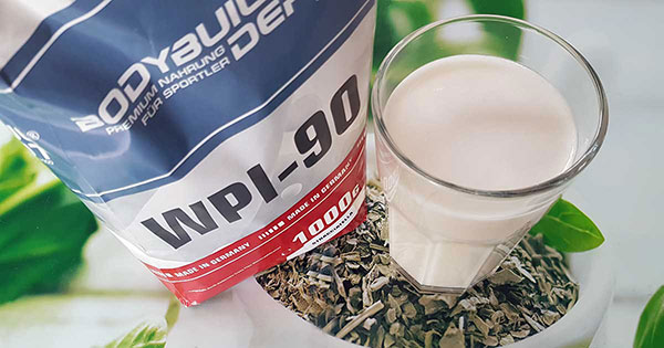 Bodybuilding Depot WPI 90 im Test – Isolat mit angerührtem Shake.