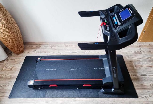 Bild zeigt Sportstech F31s fertig montiert im Test