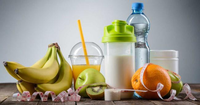 Bild zeigt gesundes Essen und Supplements