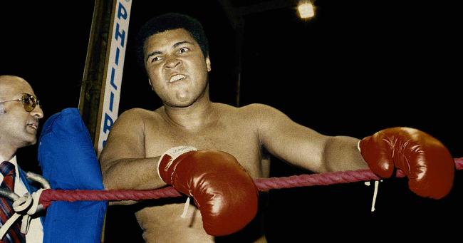 Bild zeigt Muhammad Ali im Boxring