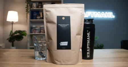 Sunday Natural Creavitalis® Creatin-Monohydrat (500 g) im Kraftmahl-Praxistest mit Wasserglas und Shaker