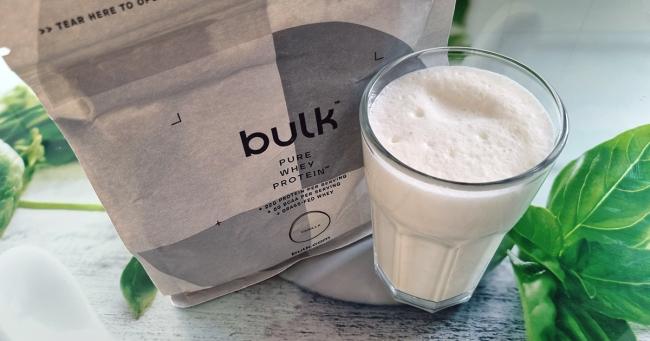 Bild zeigt das Pure Whey Protein von Bulk im Test