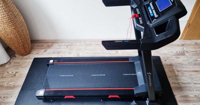 Bild zeigt Sportstech F31s fertig montiert im Test